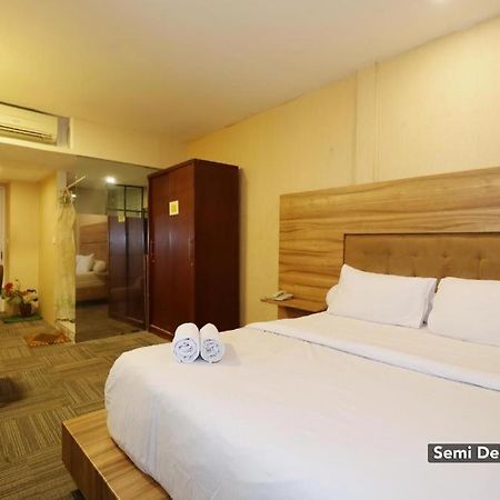 Magnolia Hotel Джакарта Екстер'єр фото